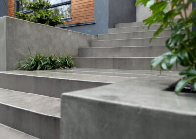 Landscape construction, architectural concrete walls and steps in Vancouver, BC
