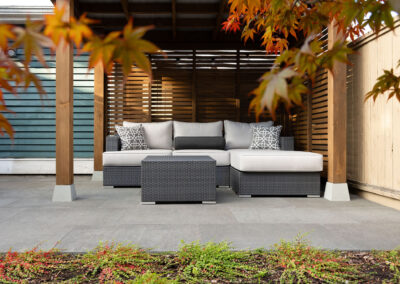 Contemporary backyard patio design in Vancouver